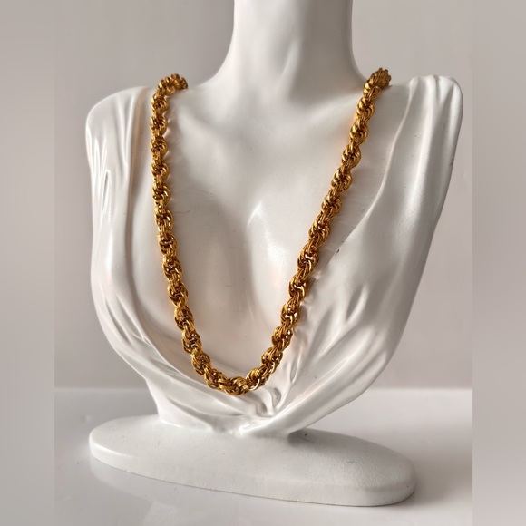 Monet Jewelry - Vintage Monet necklace Twisted rope chain necklace gold tone
